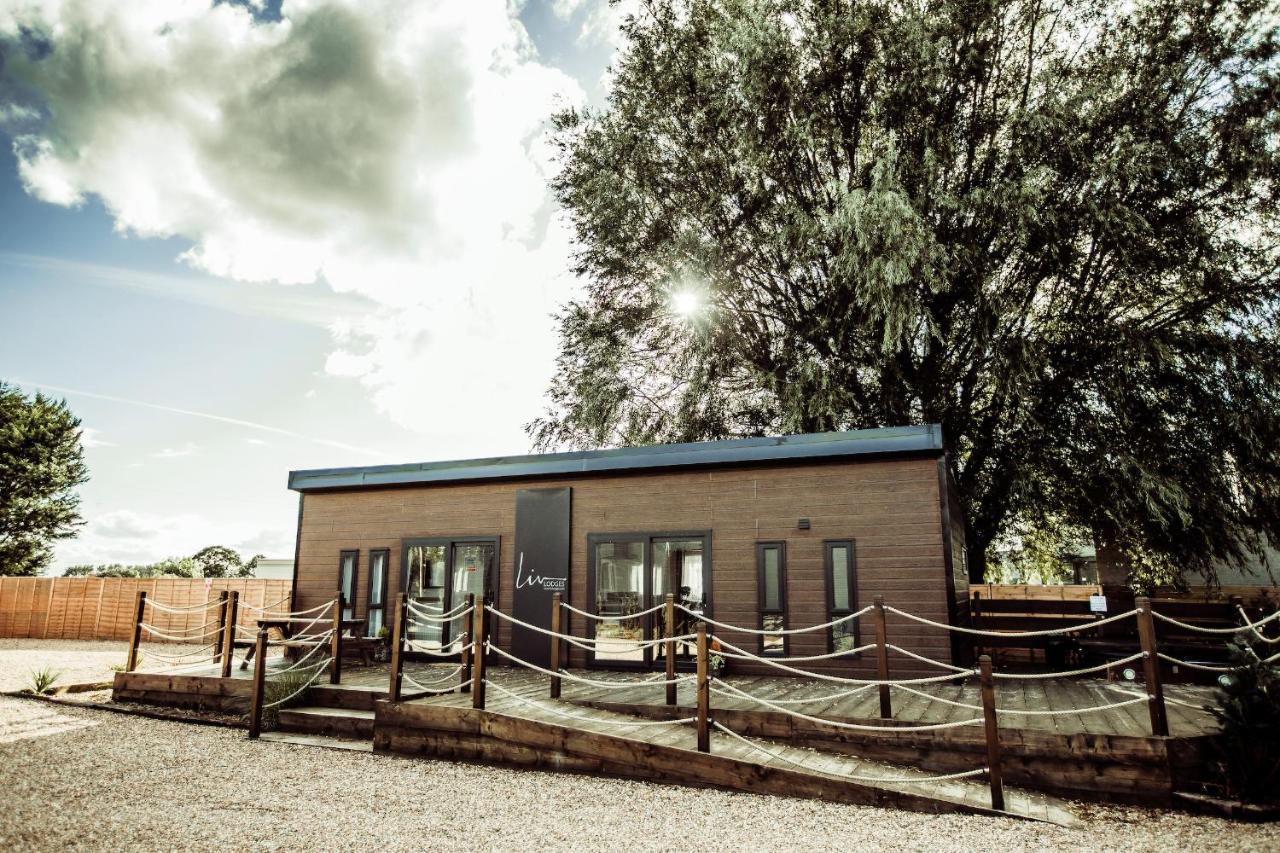 Black Bull Retreat, Barmston With Private Hot Tubs Driffield Εξωτερικό φωτογραφία