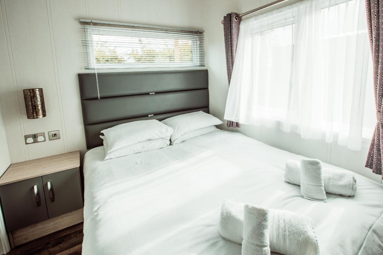 Black Bull Retreat, Barmston With Private Hot Tubs Driffield Εξωτερικό φωτογραφία