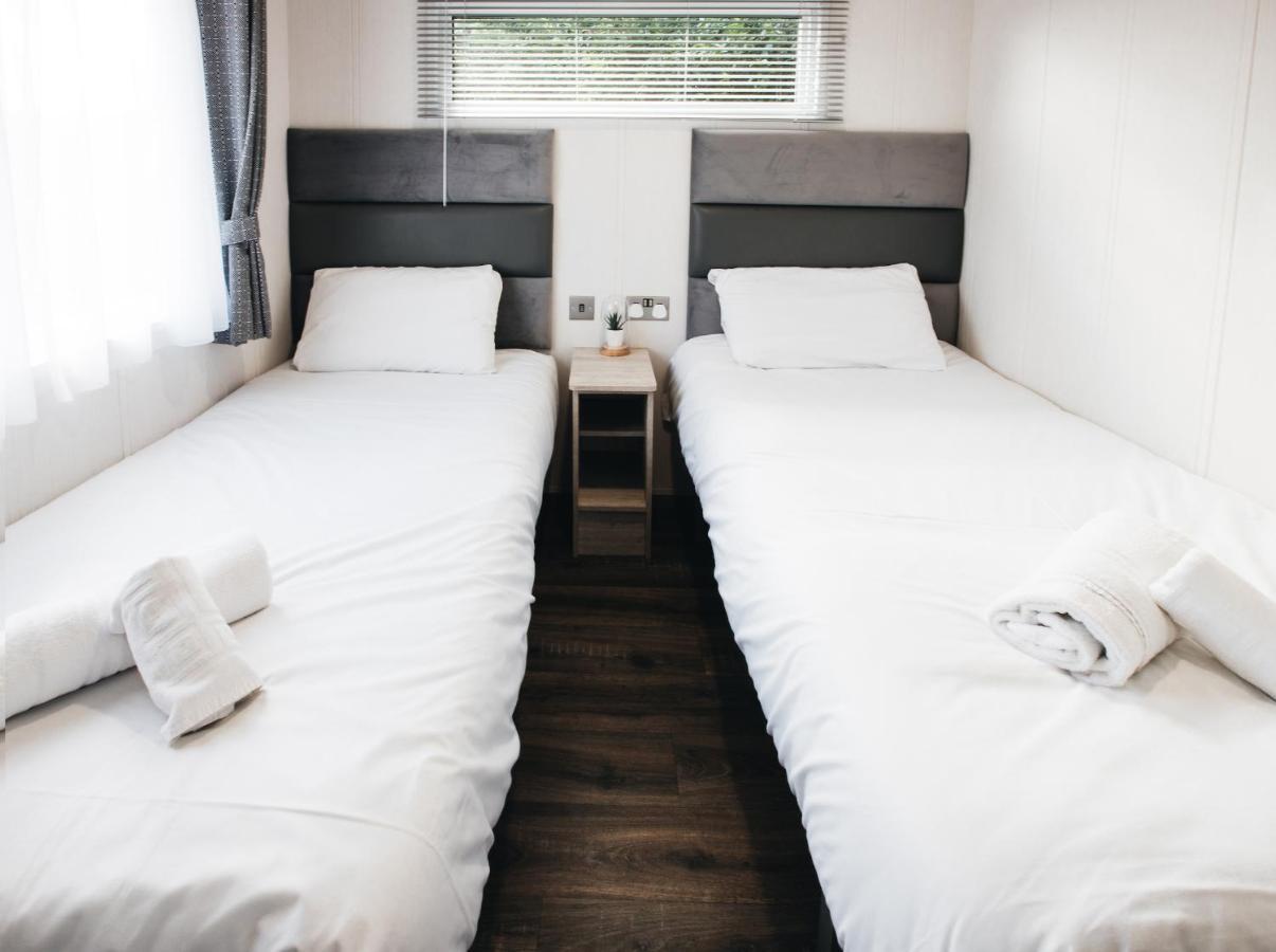 Black Bull Retreat, Barmston With Private Hot Tubs Driffield Εξωτερικό φωτογραφία