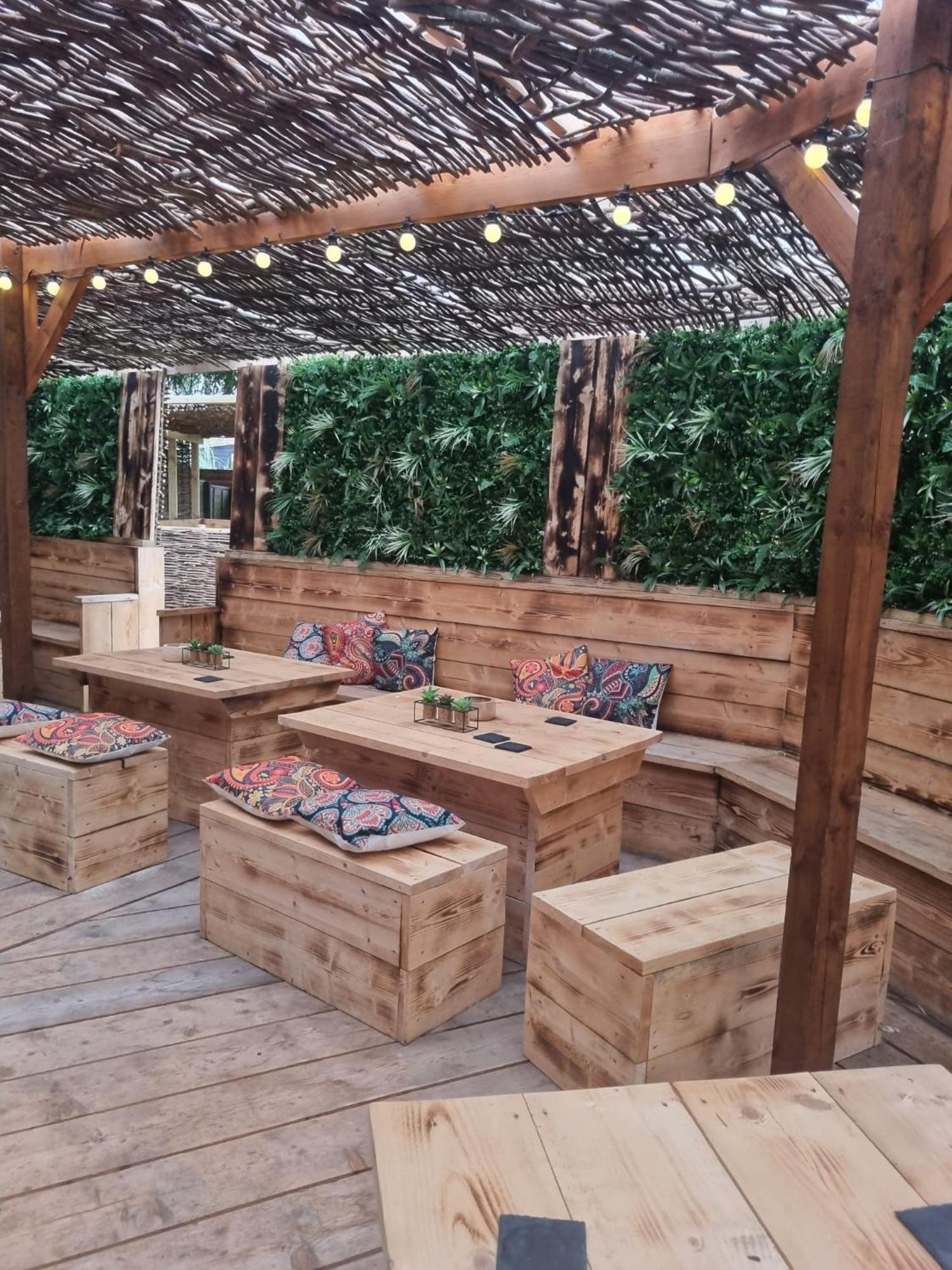 Black Bull Retreat, Barmston With Private Hot Tubs Driffield Εξωτερικό φωτογραφία