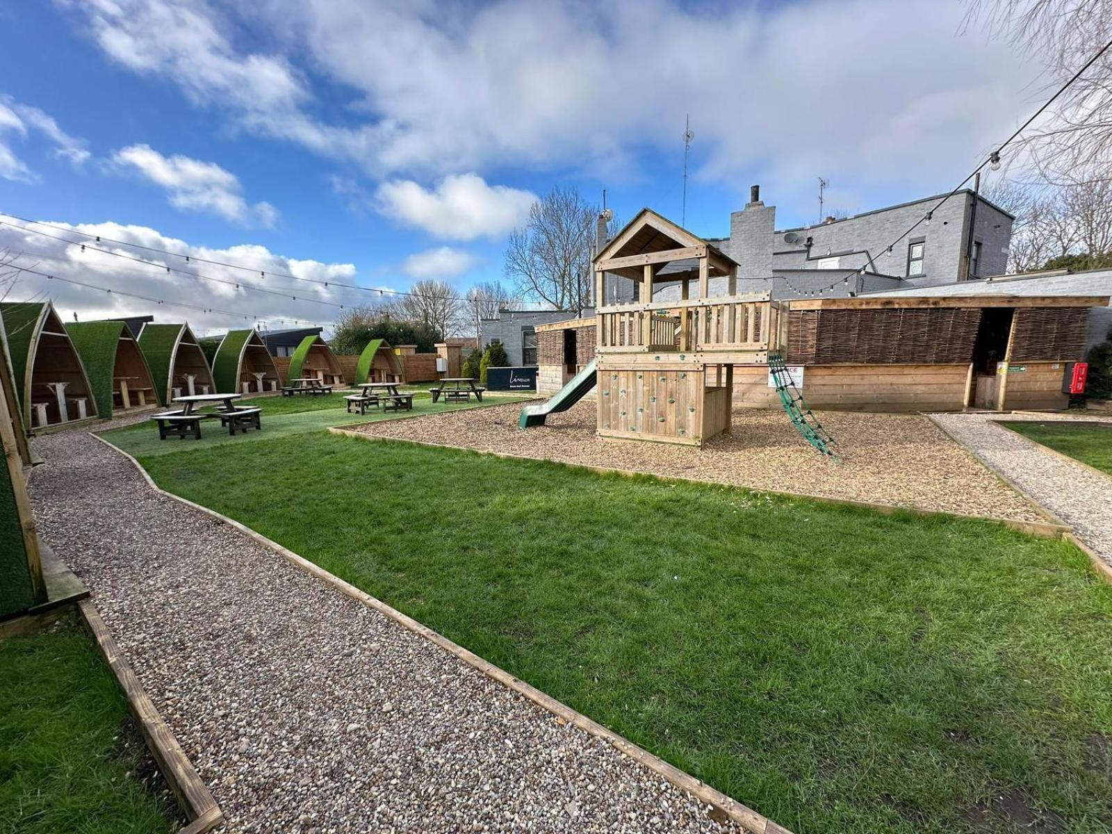 Black Bull Retreat, Barmston With Private Hot Tubs Driffield Εξωτερικό φωτογραφία